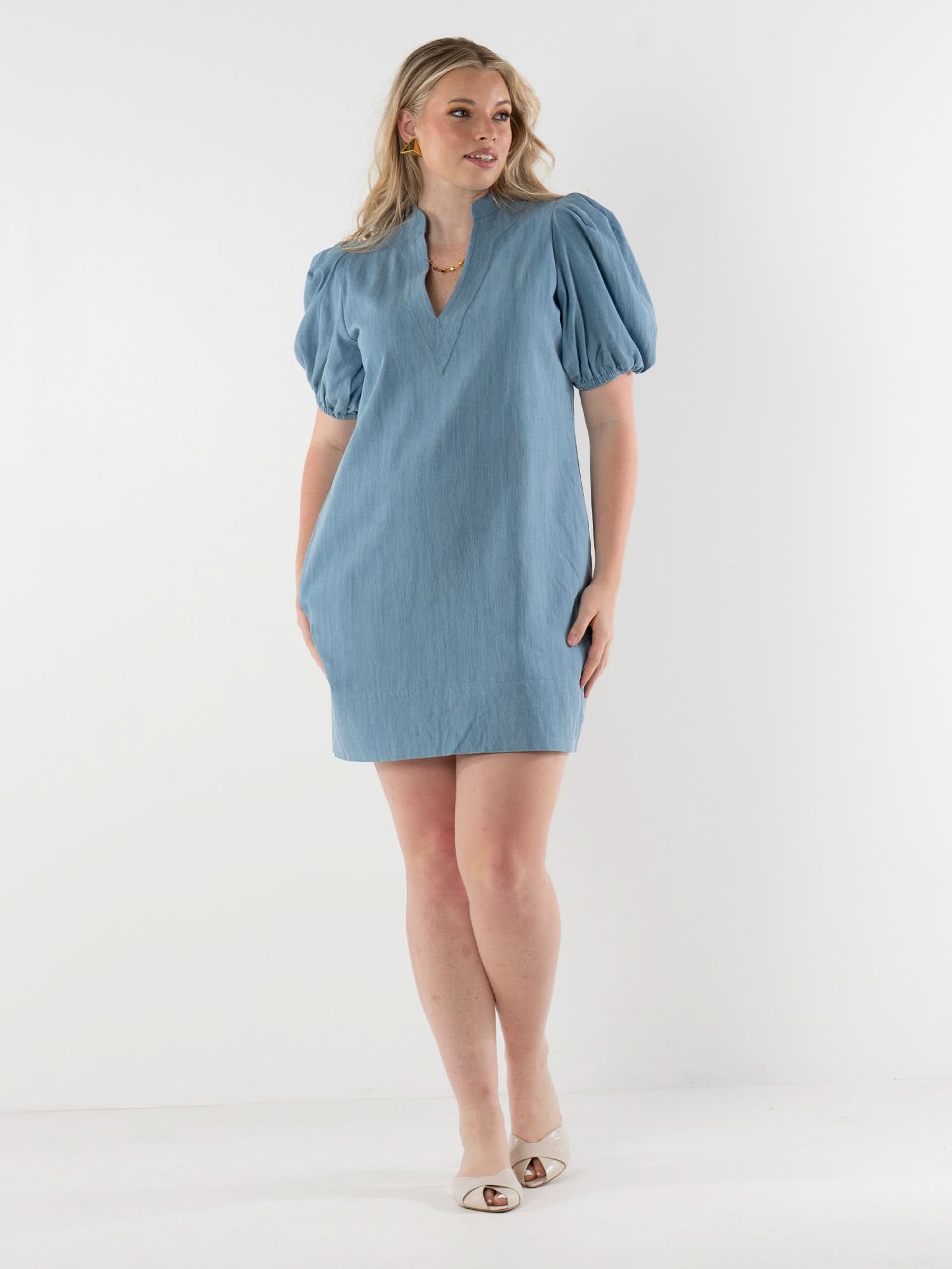 MADISONBLUE HAMPTON CHAMBRAY OP ワンピース Hampton Mini in Denim Chambray – Emily McCarthy