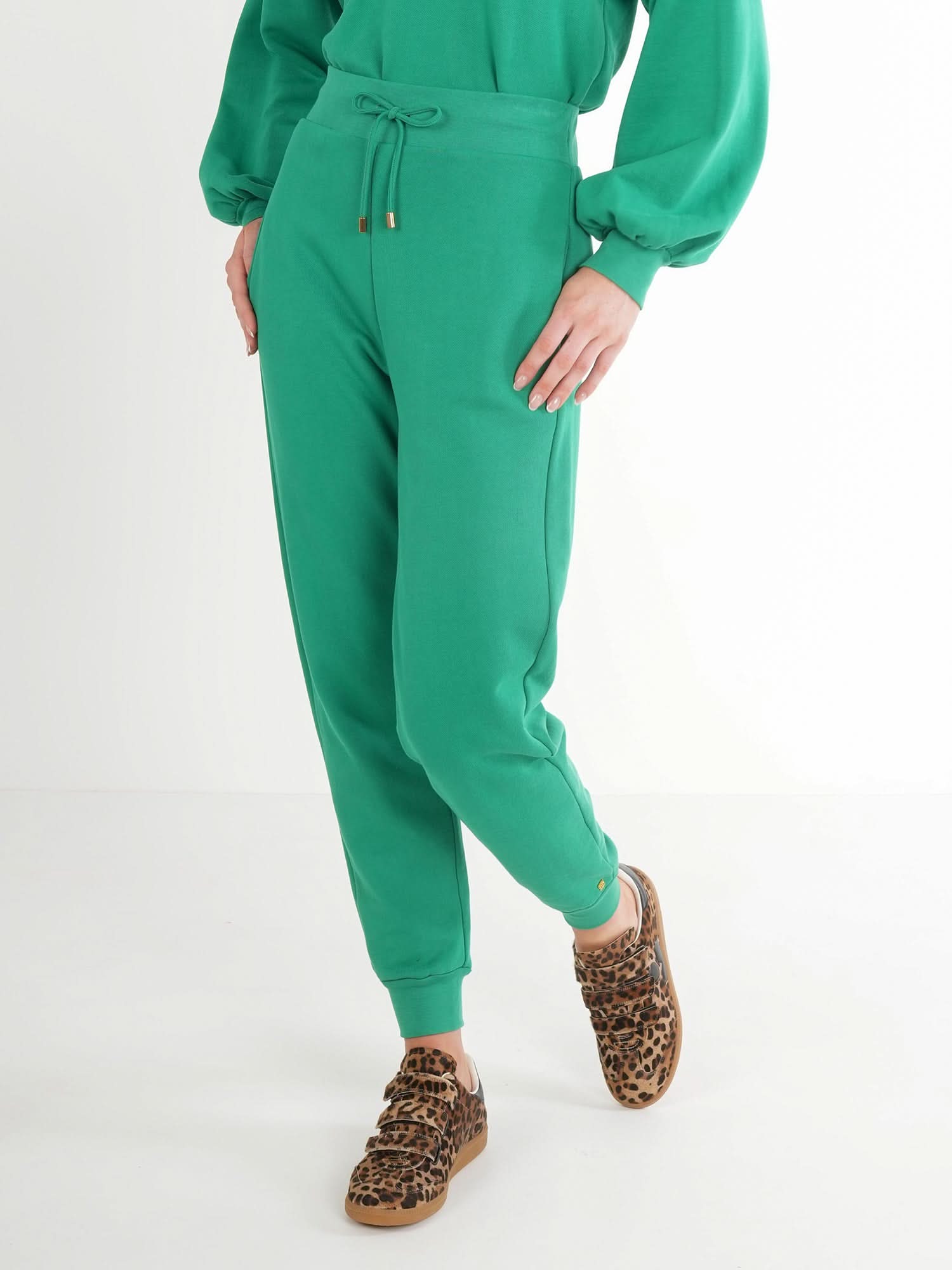 Downtown Jogger in Jellybean French Terry – Emily McCarthy