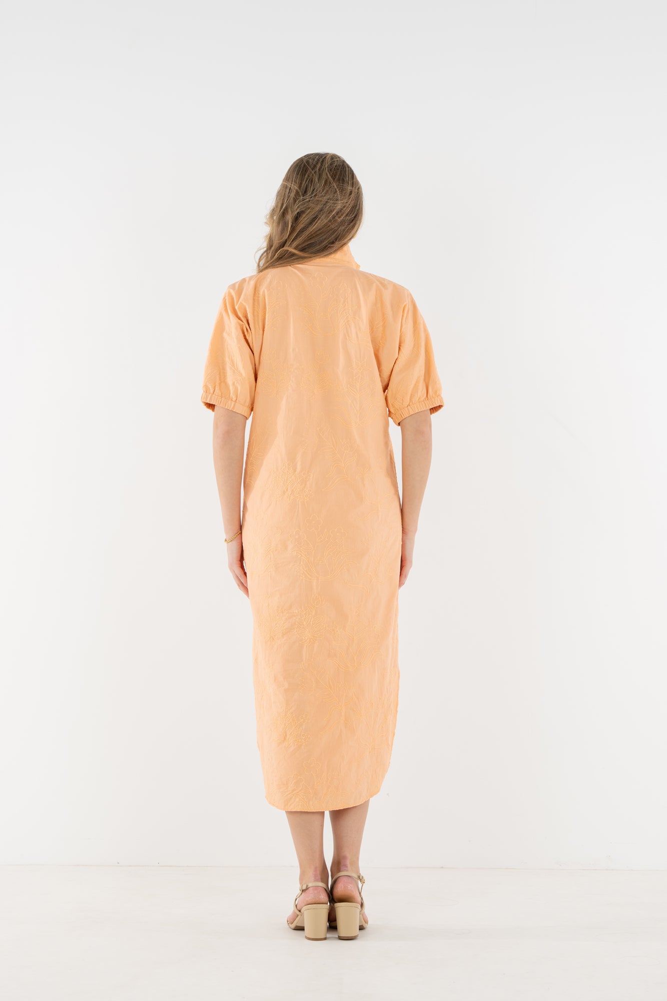 Poppy Caftan in Peach Chai – Emily McCarthy
