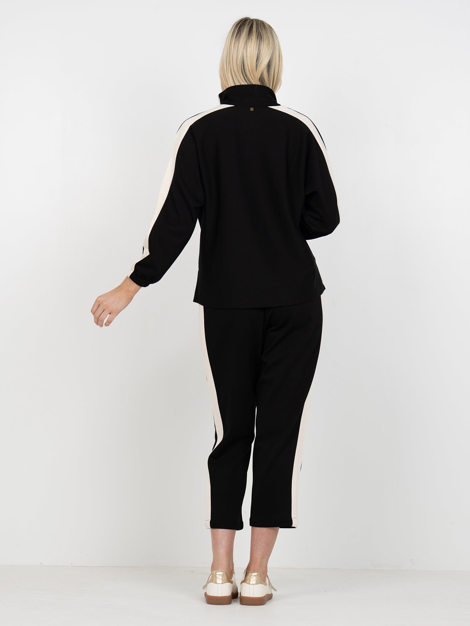 Long-sleeve Poppy in Midnight Vanilla – Emily McCarthy