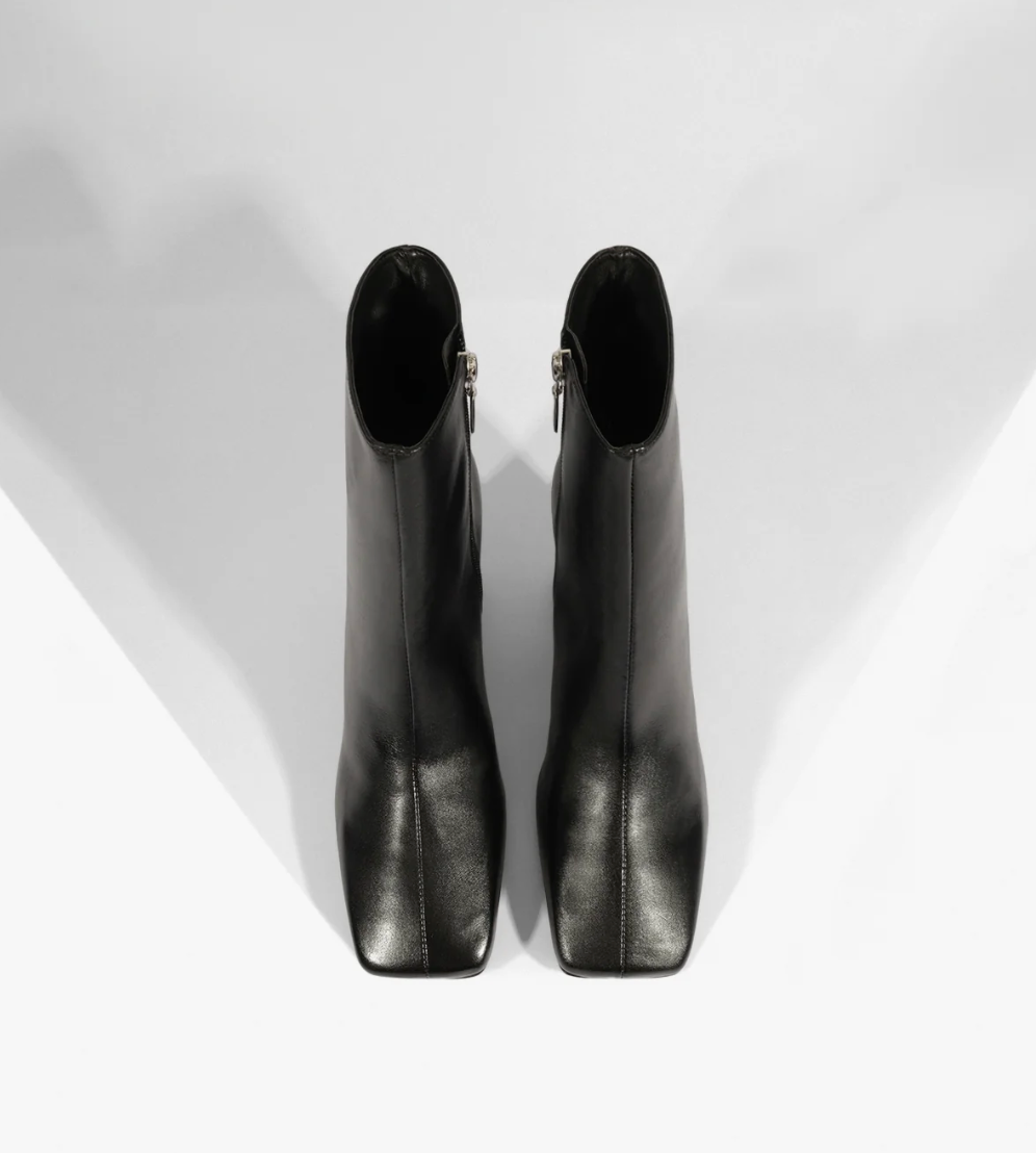 Leia Bottie - Black