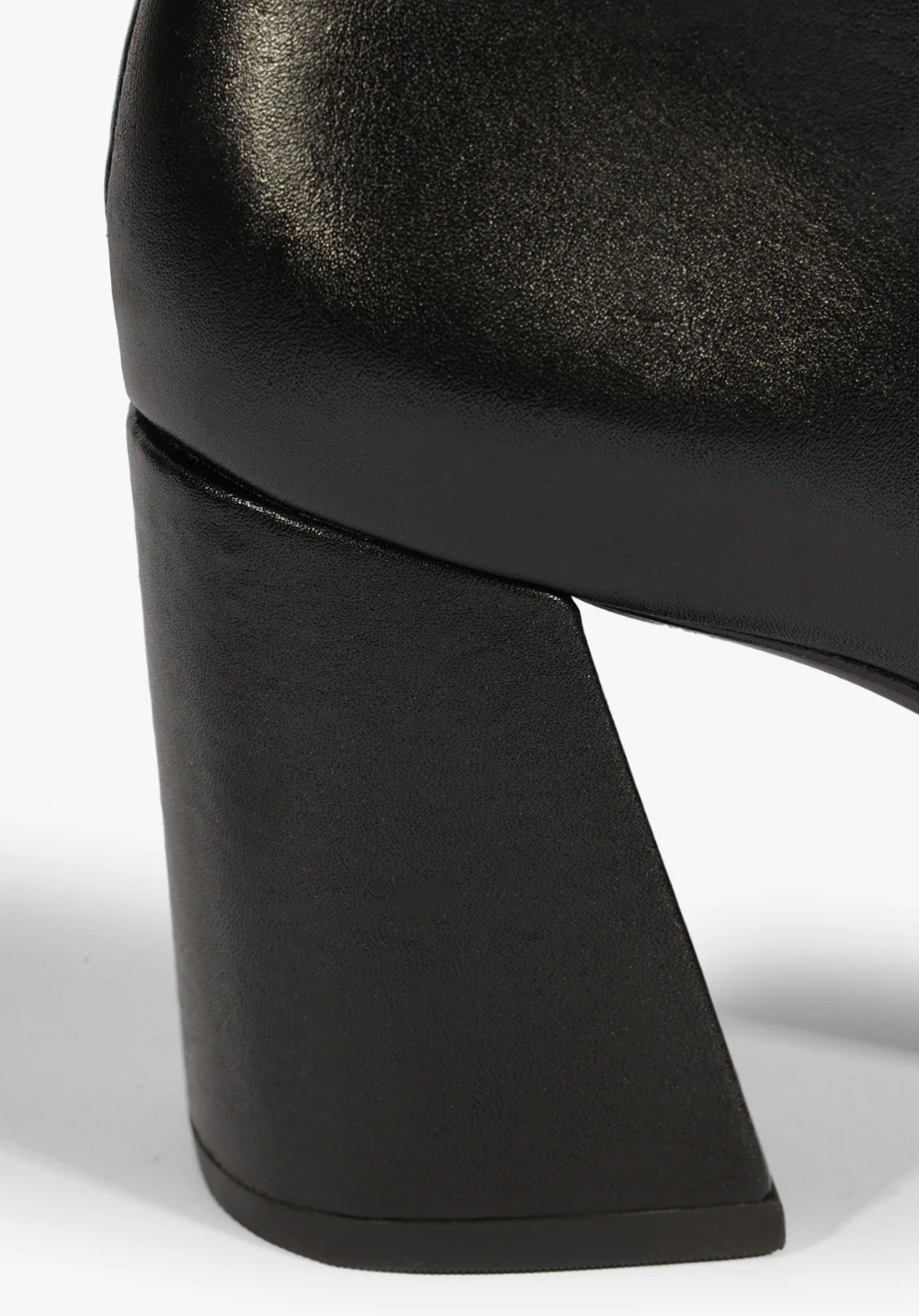Leia Bottie - Black